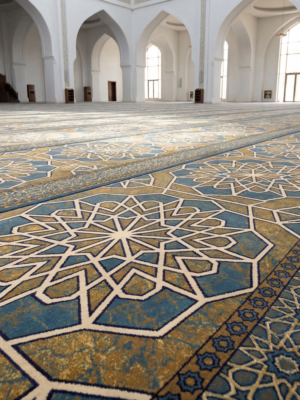 سجاد الزخرف بني مفروش